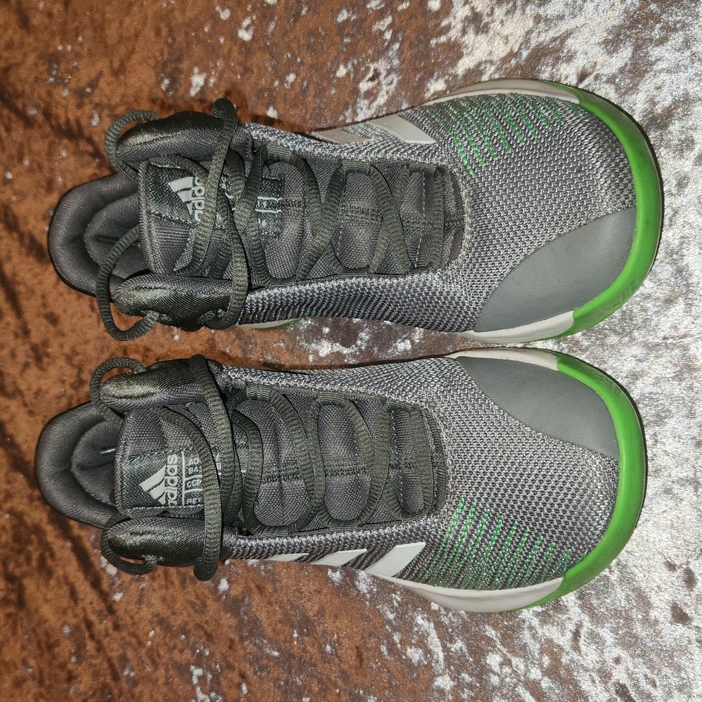 LIKE NEW Adidas Pro Spark Orthalite Basketball shoes
